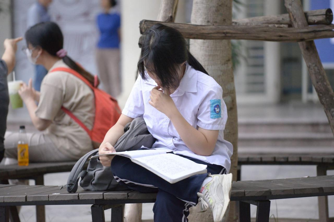 https://cdn-images.vtv.vn/66349b6076cb4dee98746cf1/2024/06/01/thi-lop-10-hoc-sinh-chuyen-ngoai-ngu-ha-noi-1-59bde6fe-df29-49cc-8a9b-ebee3f1fba21.jpg